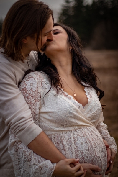 romantic-lifestyle-maternity-photoshoot-session-alyssa-orrego-photography-victoria-bc-canada-46