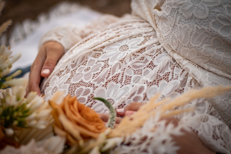 romantic-lifestyle-maternity-photoshoot-session-alyssa-orrego-photography-victoria-bc-canada-60