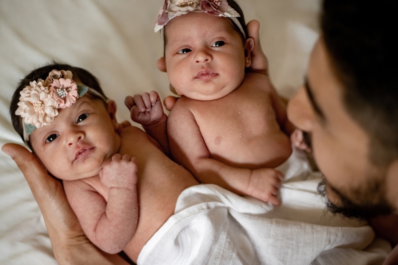 in-home-lifestyle-twin-newborn-photoshoot-session-west-coast-alyssa-orrego-photography-victoria-bc-canada-40
