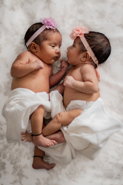 in-home-lifestyle-twin-newborn-photoshoot-session-west-coast-alyssa-orrego-photography-victoria-bc-canada-41