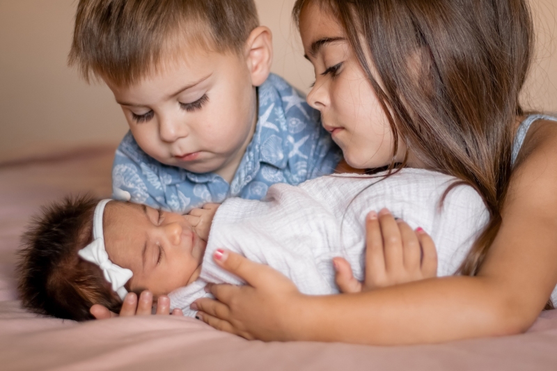 in-home-newborn-photoshoot-alyssa-orrego-photography-27