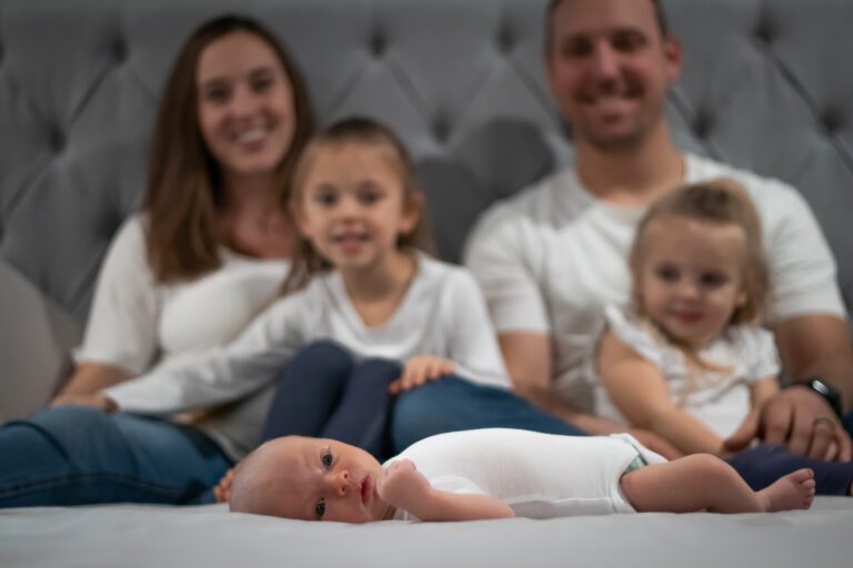 family and baby cuddles lifestyle in-home newborn session alyssa orrego photography